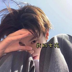 美女的肚子光溜溜的很好看
